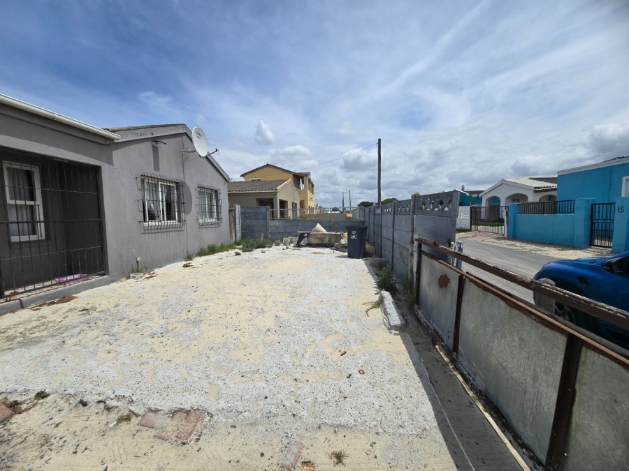 3 Bedroom Property for Sale in Eersterivier South Western Cape